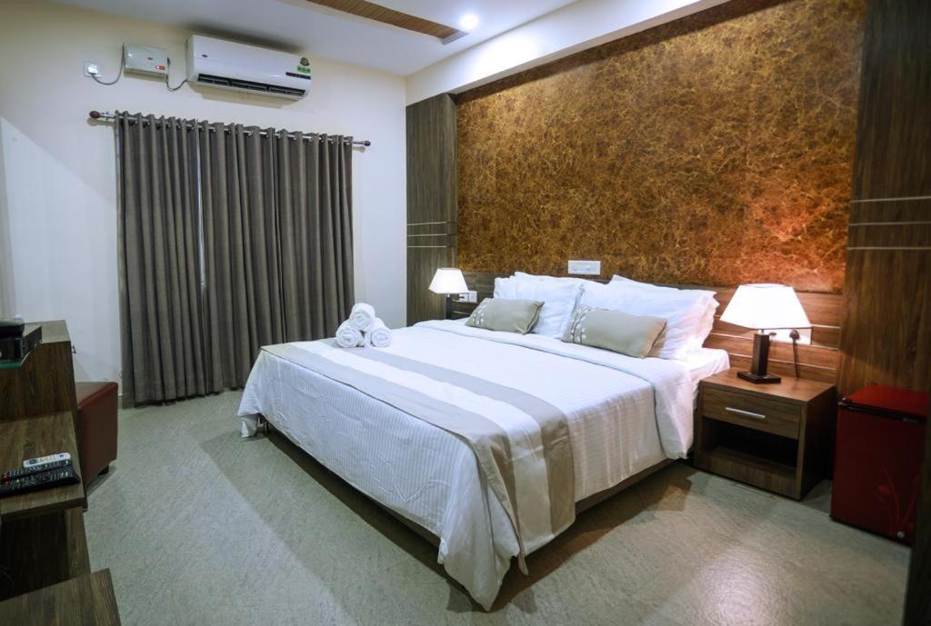 Kochi Hotel Shams Inn מראה חיצוני תמונה