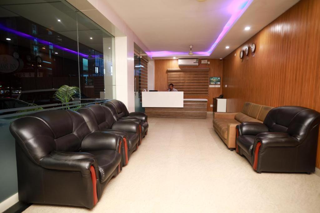 Kochi Hotel Shams Inn מראה חיצוני תמונה